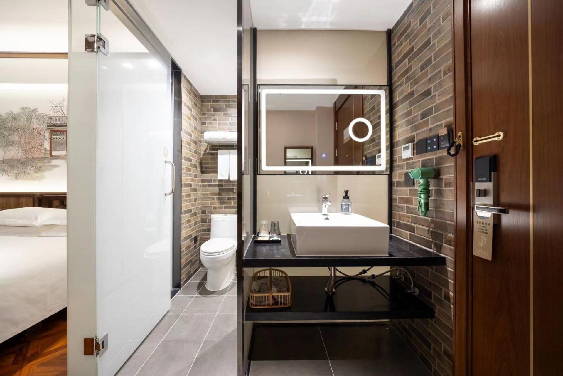 Nost Algia Hotel Near Beijing Panjiayuan Antique Market- Beijing Happy Valley, Cbd, China Zun And Sanlitun, Tian'Anmen Square, Free Ice Cream, Mineral Water, Coffee, Snacks And Laundry Service, Free Gymnastic, English Communication Well Ngoại thất bức ảnh