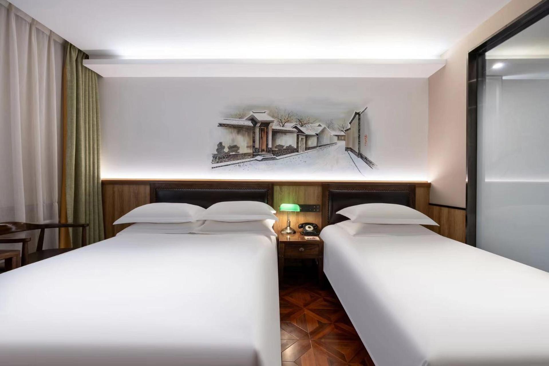 Nost Algia Hotel Near Beijing Panjiayuan Antique Market- Beijing Happy Valley, Cbd, China Zun And Sanlitun, Tian'Anmen Square, Free Ice Cream, Mineral Water, Coffee, Snacks And Laundry Service, Free Gymnastic, English Communication Well Ngoại thất bức ảnh
