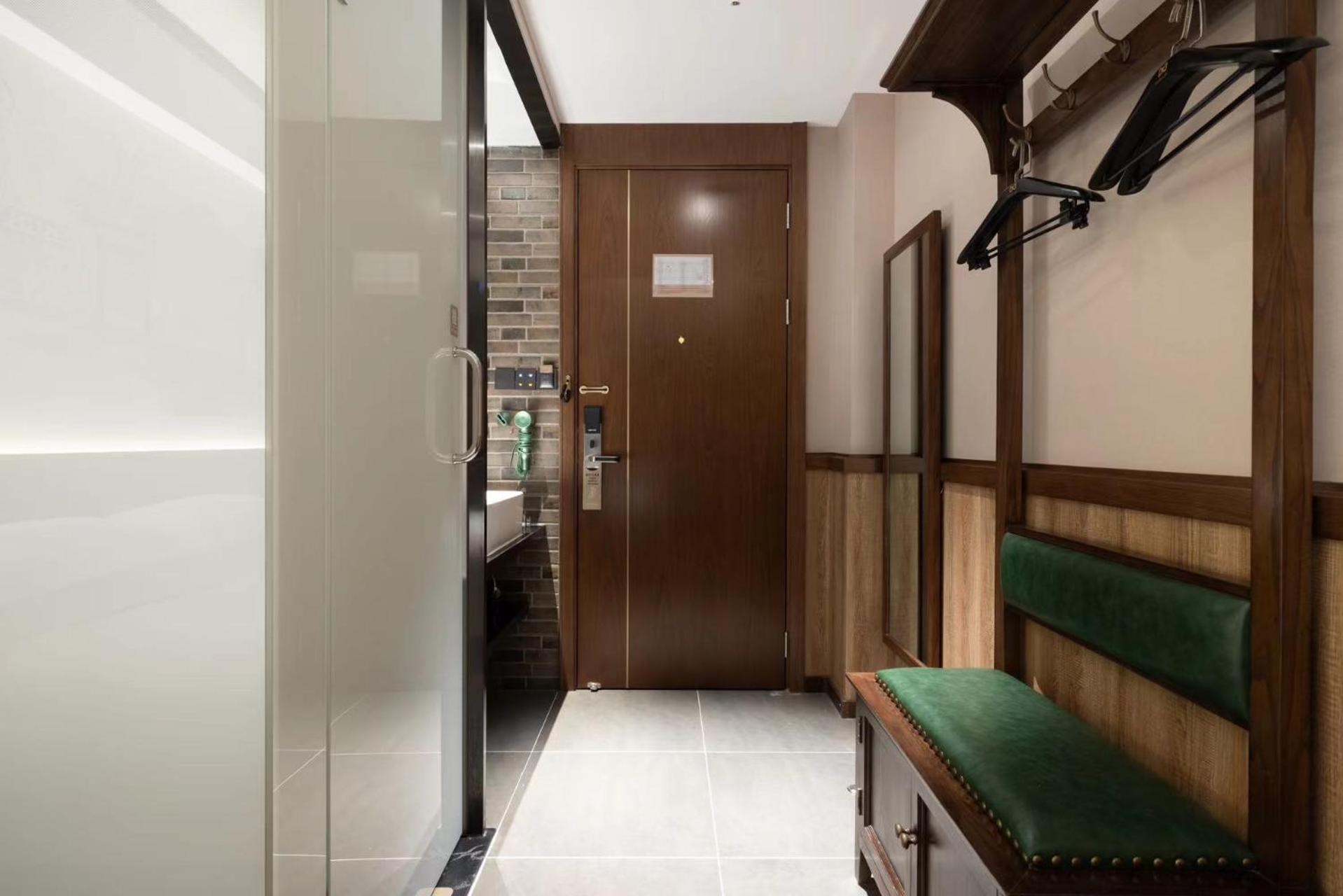 Nost Algia Hotel Near Beijing Panjiayuan Antique Market- Beijing Happy Valley, Cbd, China Zun And Sanlitun, Tian'Anmen Square, Free Ice Cream, Mineral Water, Coffee, Snacks And Laundry Service, Free Gymnastic, English Communication Well Ngoại thất bức ảnh