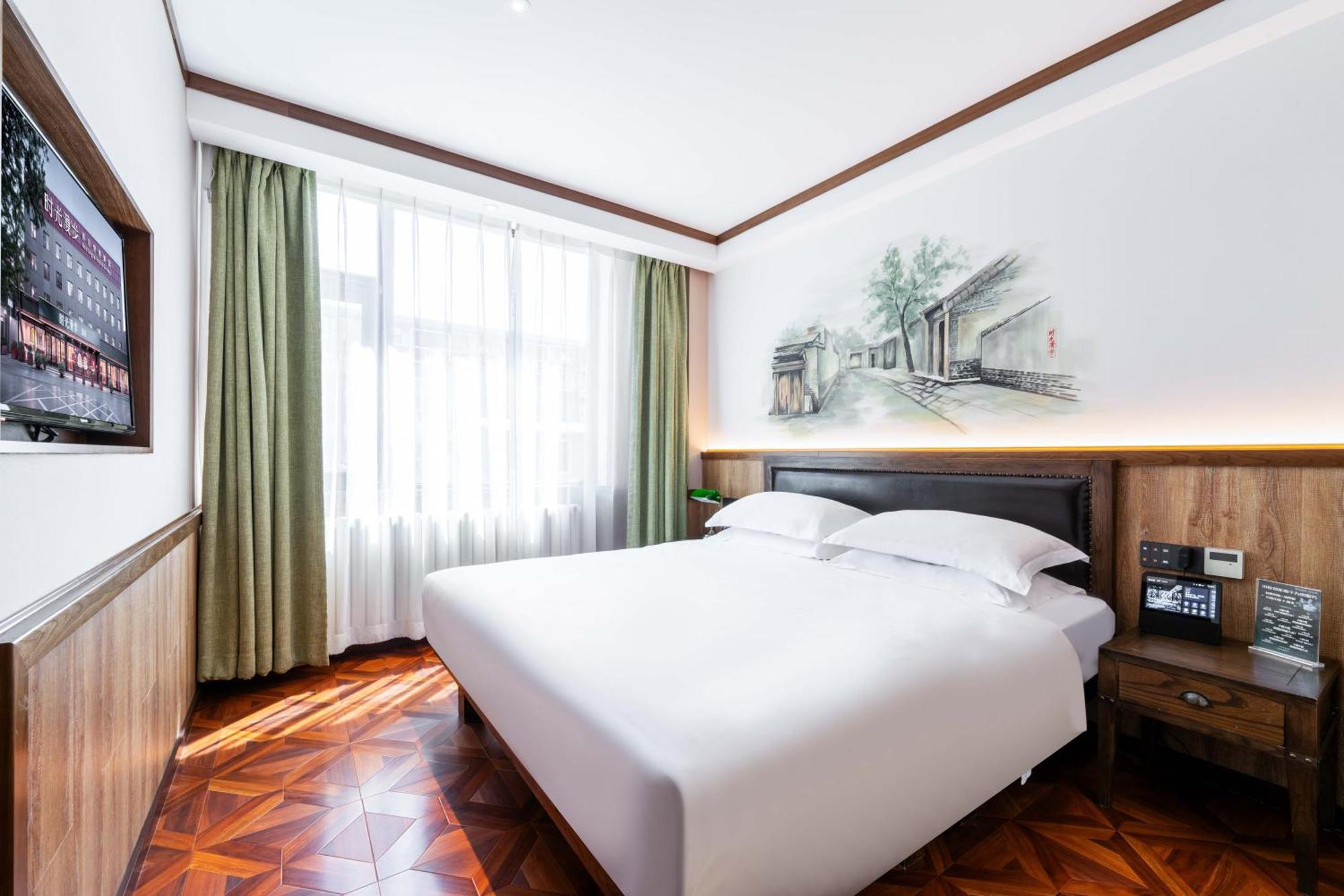 Nost Algia Hotel Near Beijing Panjiayuan Antique Market- Beijing Happy Valley, Cbd, China Zun And Sanlitun, Tian'Anmen Square, Free Ice Cream, Mineral Water, Coffee, Snacks And Laundry Service, Free Gymnastic, English Communication Well Ngoại thất bức ảnh