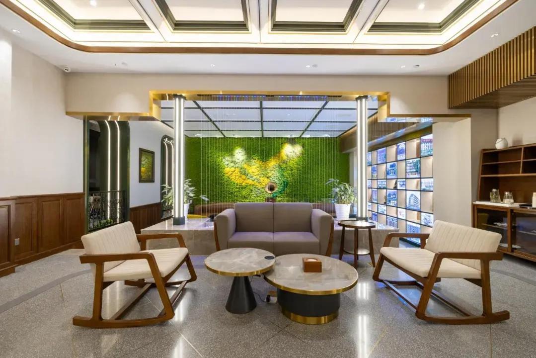 Nost Algia Hotel Near Beijing Panjiayuan Antique Market- Beijing Happy Valley, Cbd, China Zun And Sanlitun, Tian'Anmen Square, Free Ice Cream, Mineral Water, Coffee, Snacks And Laundry Service, Free Gymnastic, English Communication Well Ngoại thất bức ảnh
