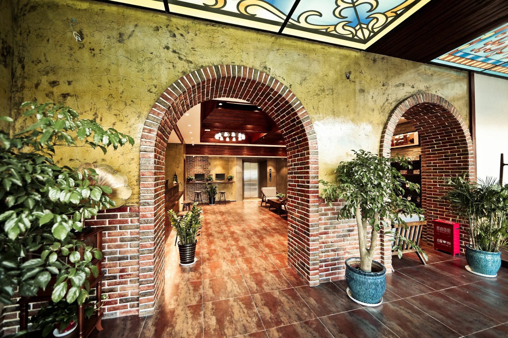 Nost Algia Hotel Near Beijing Panjiayuan Antique Market- Beijing Happy Valley, Cbd, China Zun And Sanlitun, Tian'Anmen Square, Free Ice Cream, Mineral Water, Coffee, Snacks And Laundry Service, Free Gymnastic, English Communication Well Ngoại thất bức ảnh