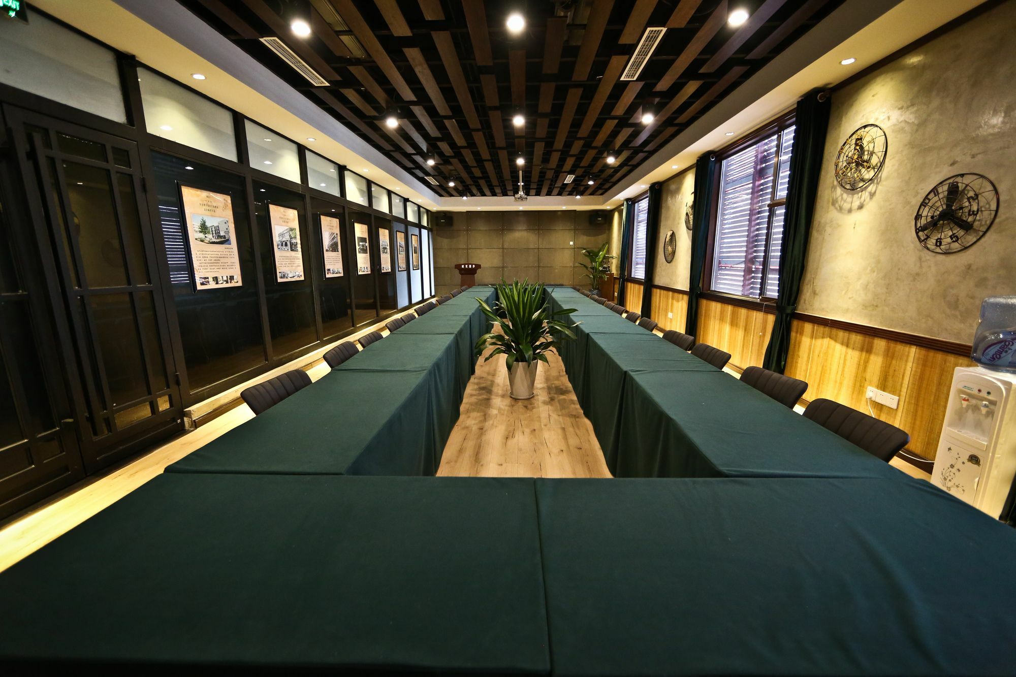 Nost Algia Hotel Near Beijing Panjiayuan Antique Market- Beijing Happy Valley, Cbd, China Zun And Sanlitun, Tian'Anmen Square, Free Ice Cream, Mineral Water, Coffee, Snacks And Laundry Service, Free Gymnastic, English Communication Well Ngoại thất bức ảnh